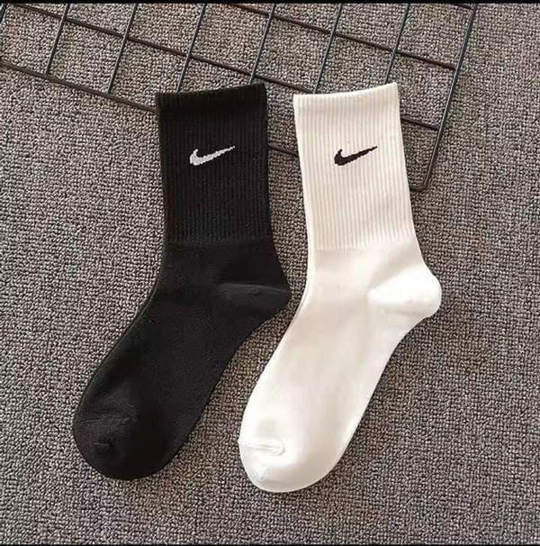 Long socks, two pairs, black and white