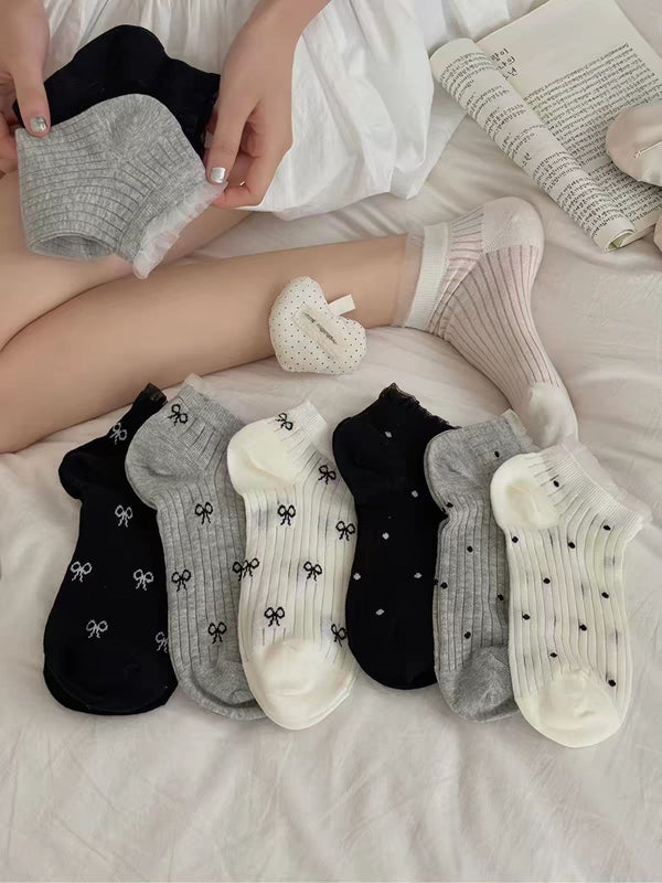 6 Pairs of Bow Socks